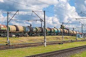 В Украине регулярно эксплуатируют 6800 железнодорожных цистерн для перевозки светлых нефтепродуктов