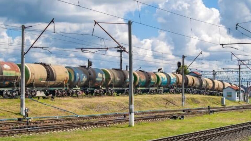 В Україні регулярно експлуатують 6800 залізничних цистерн для перевезення світлих нафтопродуктів