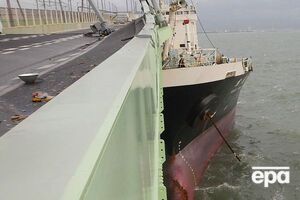 Танкер врезался в мост, соединяющий международный аэропорт Кансай с островом Хонсю