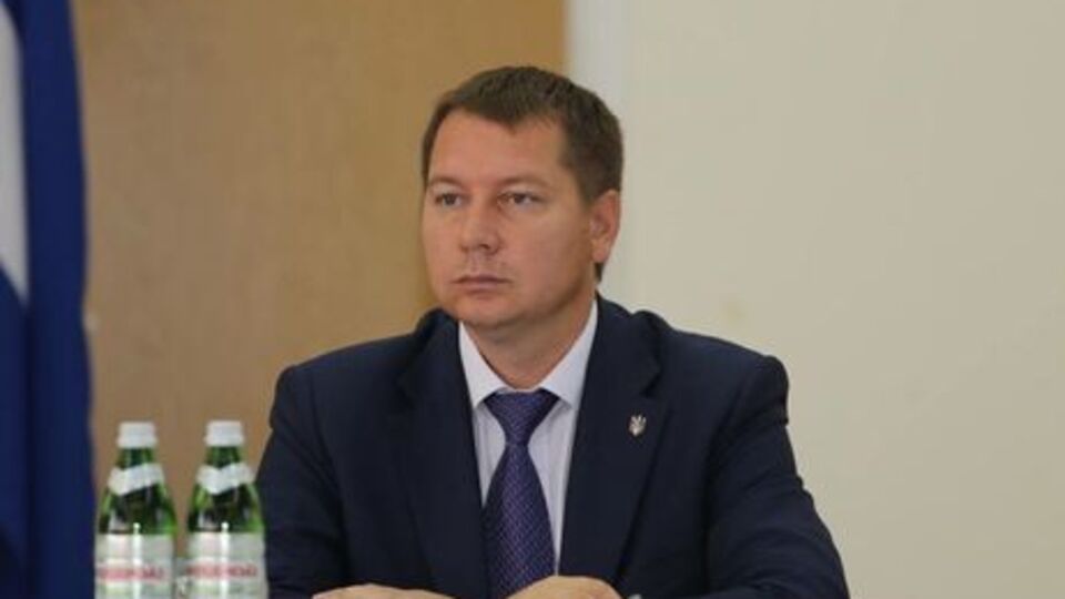 По словам Гордеева, специалисты пока не фиксировали свидетельств остановки завода