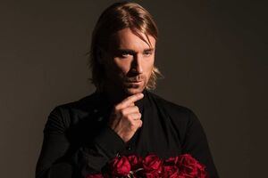 Винник примерил образ флориста