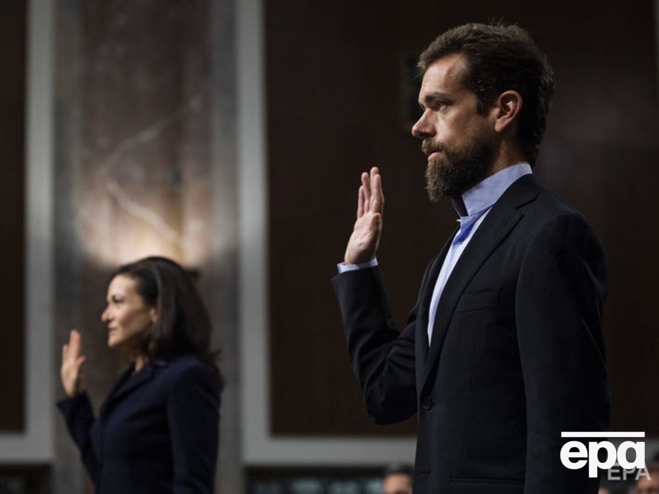 Сендберг і Дорсі відповідали на запитання сенаторів