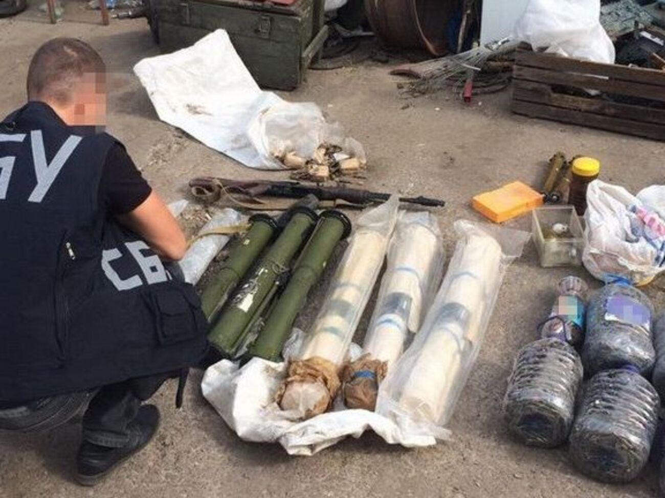 Зброю та боєприпаси передано на криміналістичну експертизу