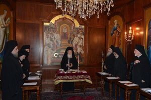 У Київському патріархаті зазначили, що для світської аудиторії функції екзарха у цьому разі може бути порівняно з функціями надзвичайного і повноважного посла