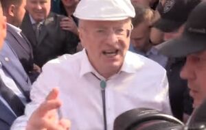 Жириновский пришел на акцию против повышения пенсионного возраста