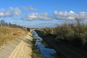 Украина прекратила подачу воды в Крым в 2014 году