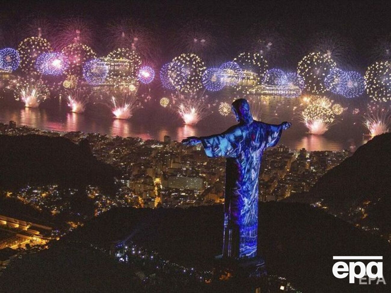 В Северной и Южной Америке встретили Новый год. Фоторепортаж