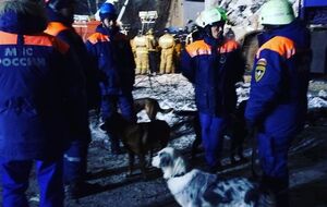 Спасатели достали из-под развалин еще два тела