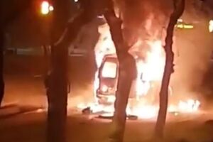 Мікроавтобус згорів