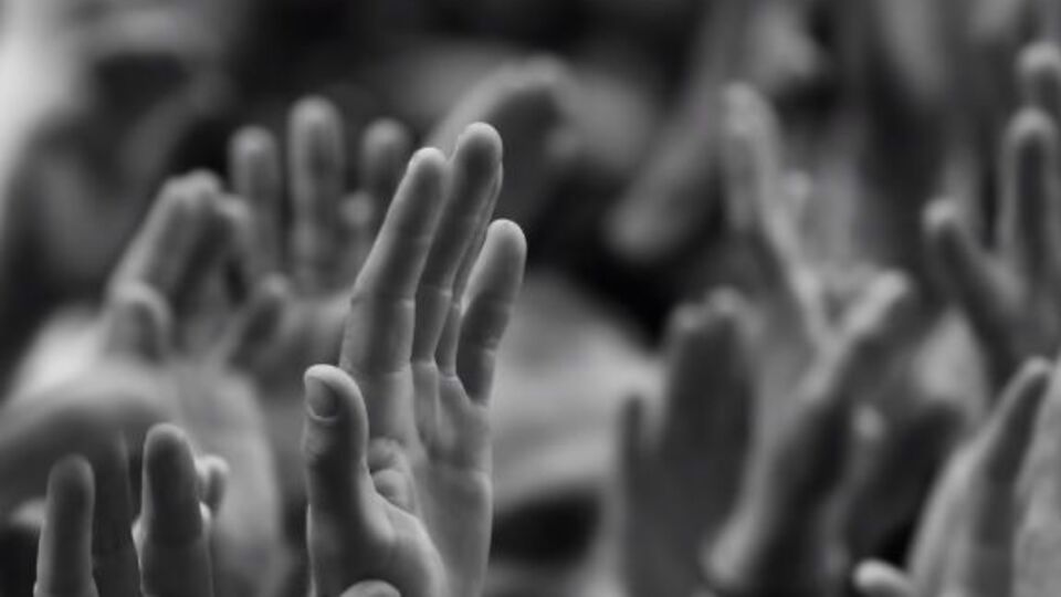 Страны в рейтинге демократии разделены на четыре группы