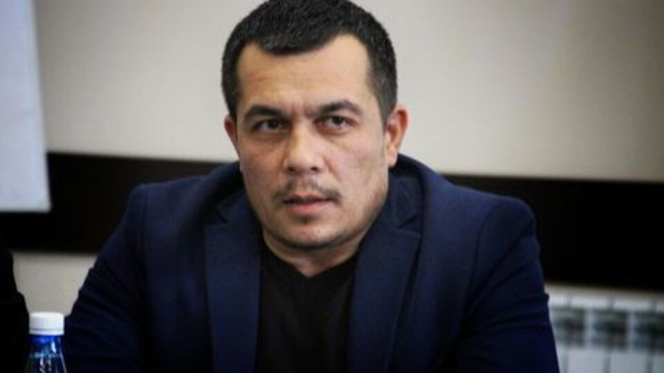 Адвокат заявив, що добровільно покидати колегію не збирається