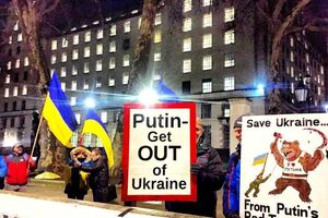 Акції в урядовому кварталі Лондона українці проводять від початку російської агресії в Чорному морі