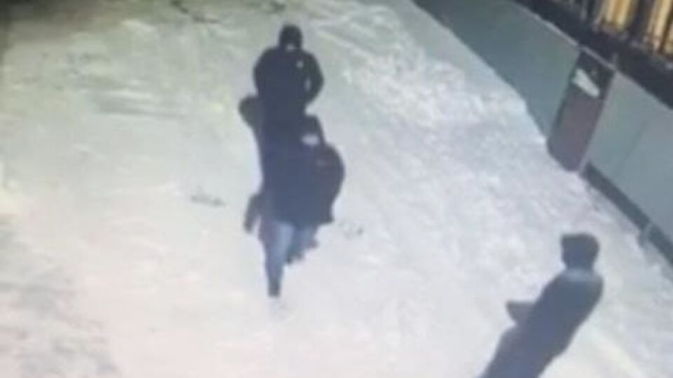 Полиция разыскивает подозреваемых