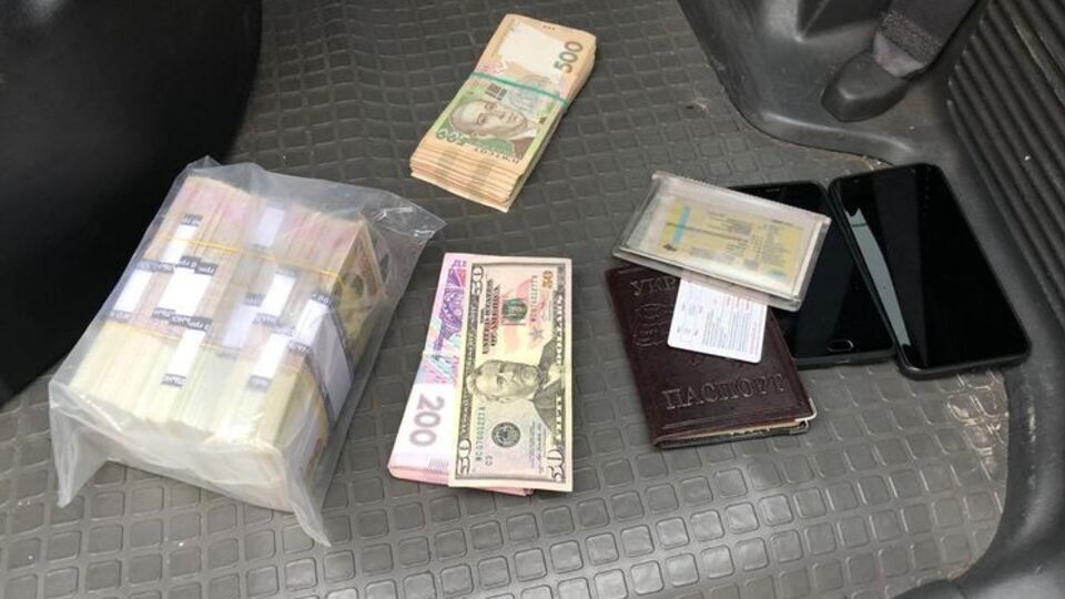Чиновника затримали на одержанні останньої частини хабара