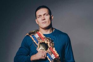 У 2018 році Усик став абсолютним чемпіоном світу