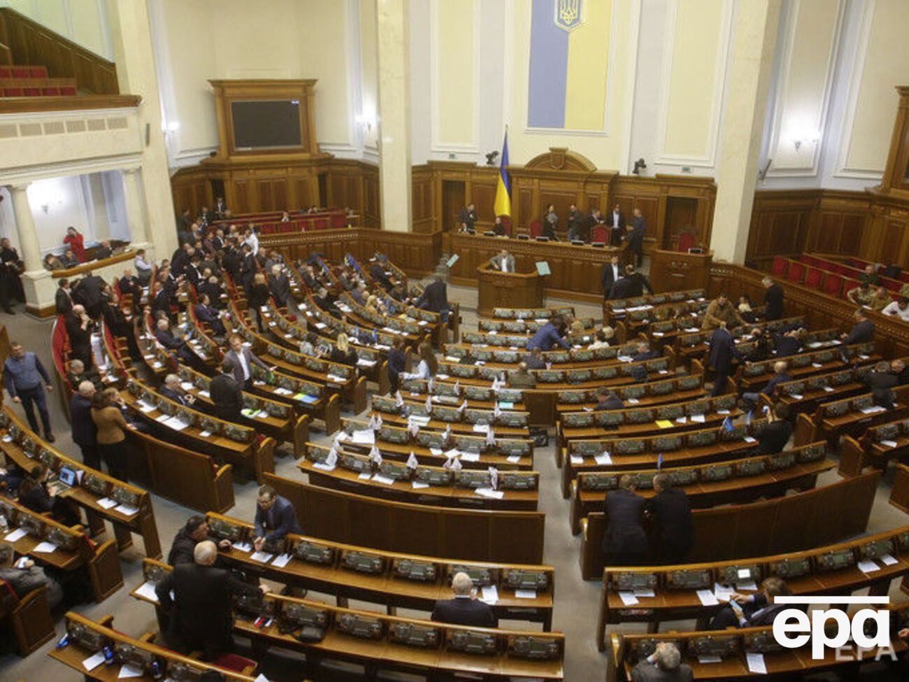 Нарахування заробітної плати депутатам здійснюють на підставі табелів, що подають комітети, до яких входять народні обранці