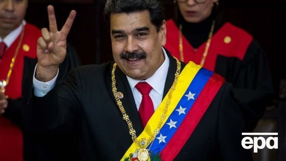 США и ЕС осудили принятие Мадуро присяги президента