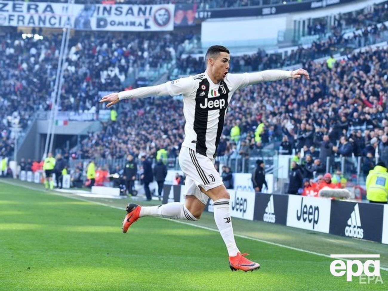 В сентябре 2018 года немецкий журнал Der Spiegel сообщил, что 34-летняя американка Кэтрин Майорга обвинила Роналду в изнасиловании