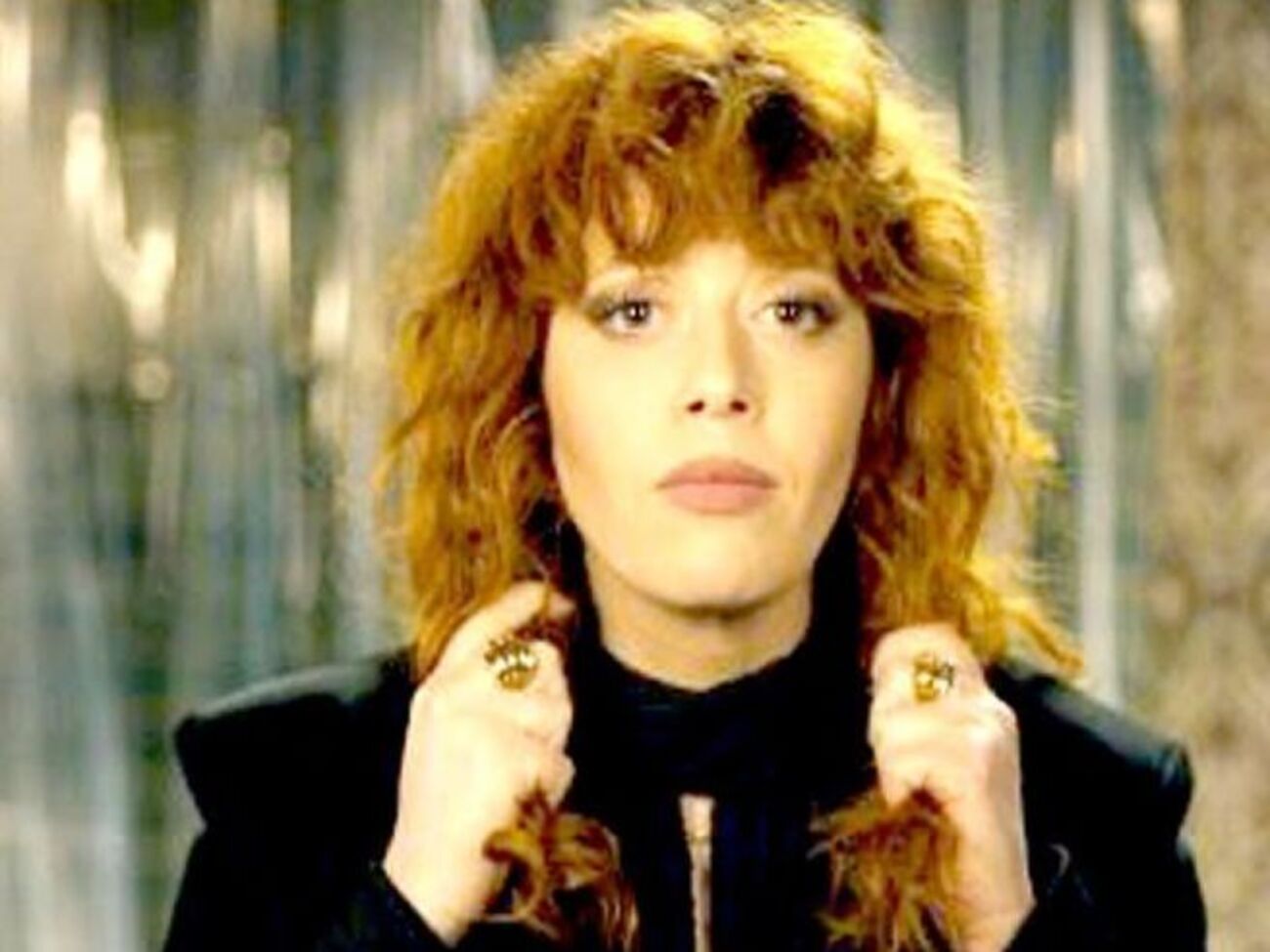 Головна героїня постійно відроджується після смерті