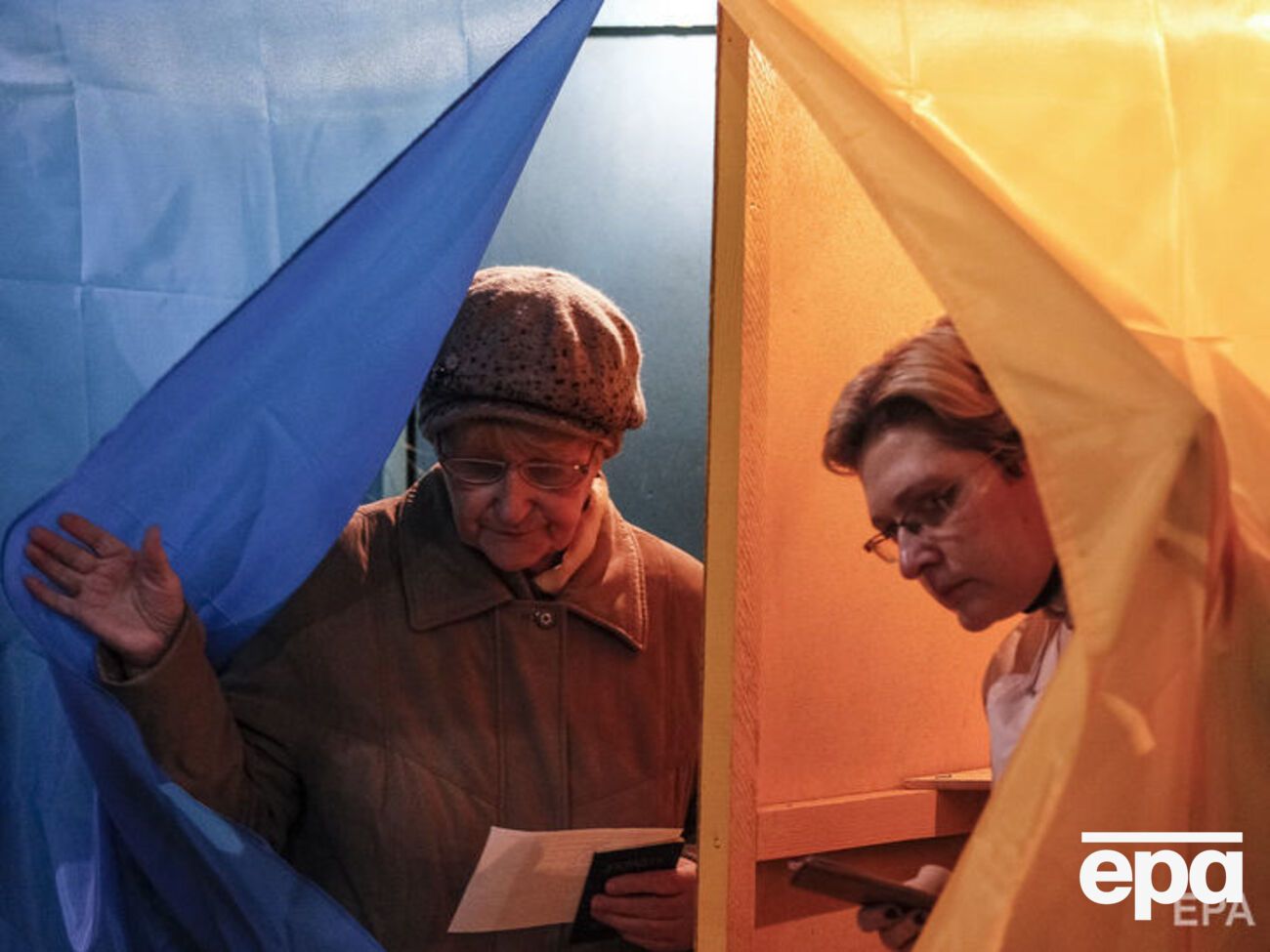 Позивачі вимагали визнати протиправною постанову про ліквідацію виборчих дільниць на території РФ