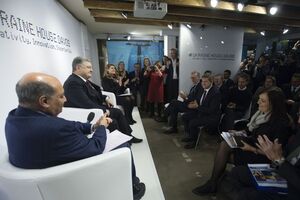 В прошлом году Порошенко также посещал форум в Давосе