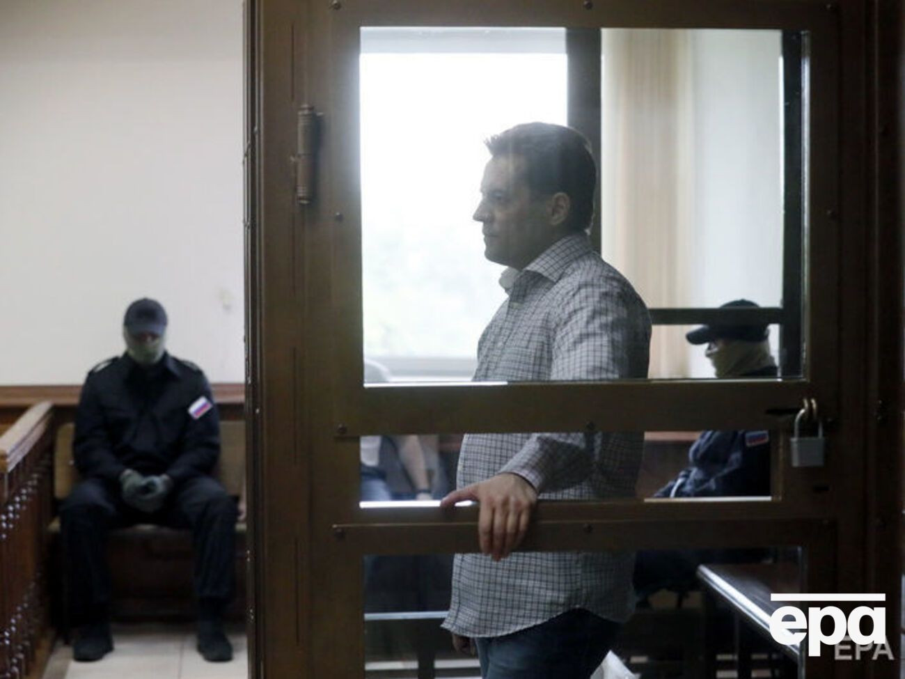 Сущенко приговорили к 12 годам колонии строгого режима