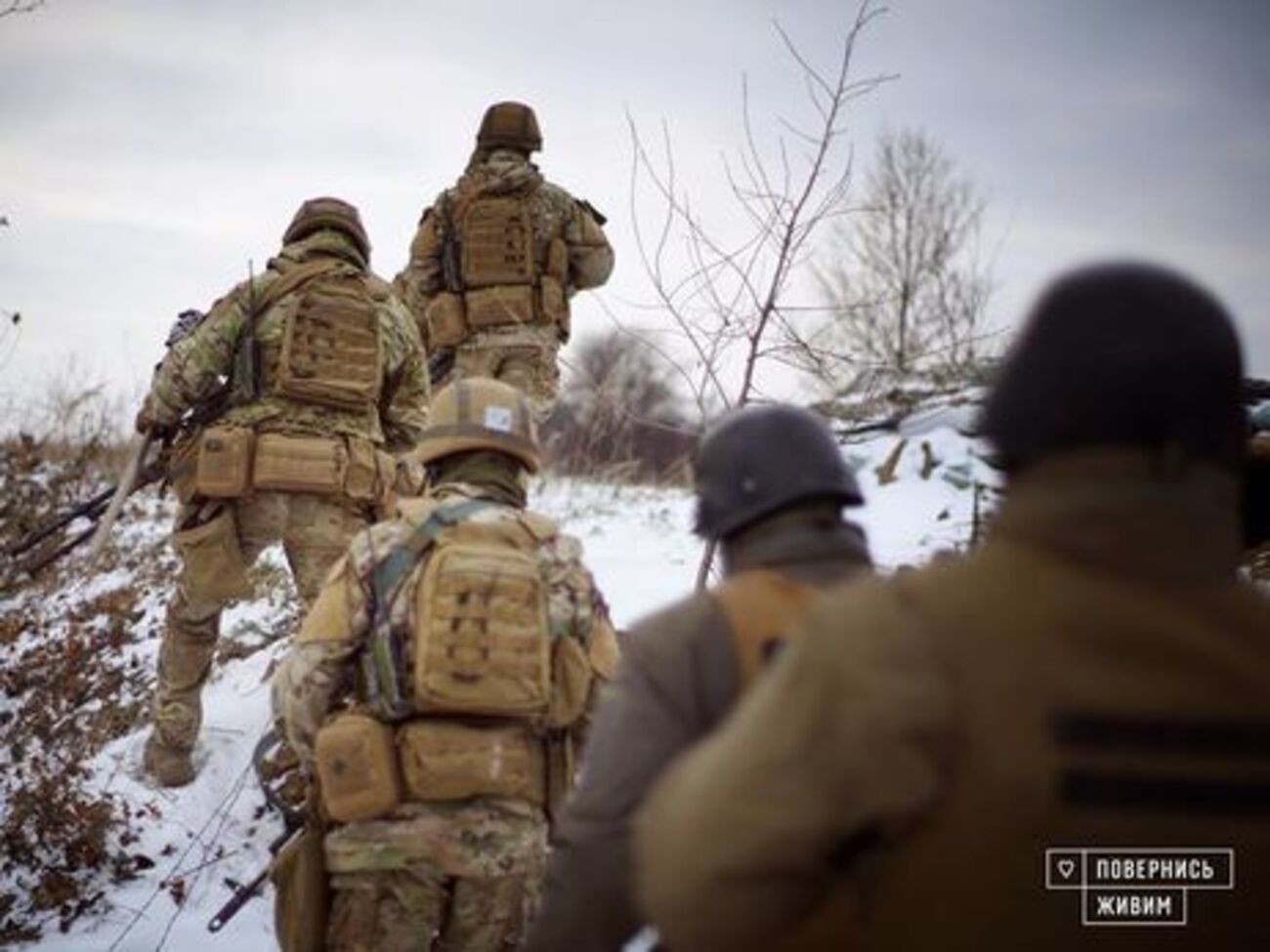 Українські військові відповідали на обстріл бойовиків