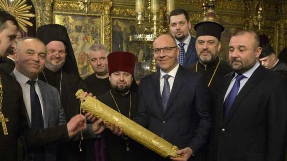 В Стамбуле Петровский (крайний справа) сфотографировался рядом с Парубием