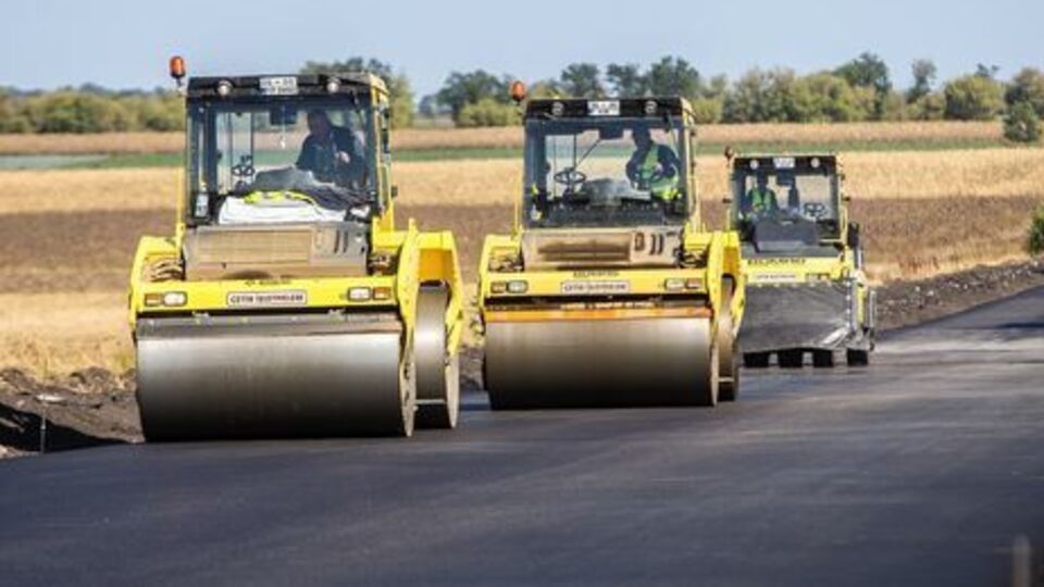Чиновників підозрюють у розкраданні грошей під час ремонту доріг