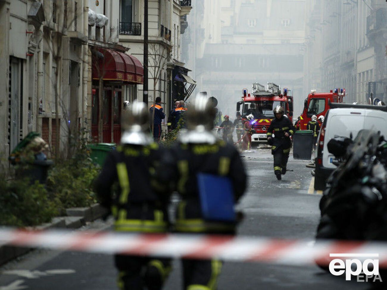 Около 200 пожарных мобилизованы для устранения последствий взрыва