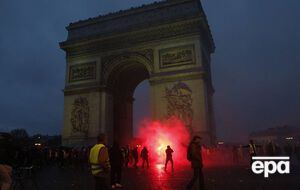 В Париже на протесты вышло 8 тыс. человек