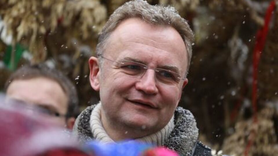 3 січня Садовий подав документи в Центральну виборчу комісію для реєстрації кандидатом на виборах президента України