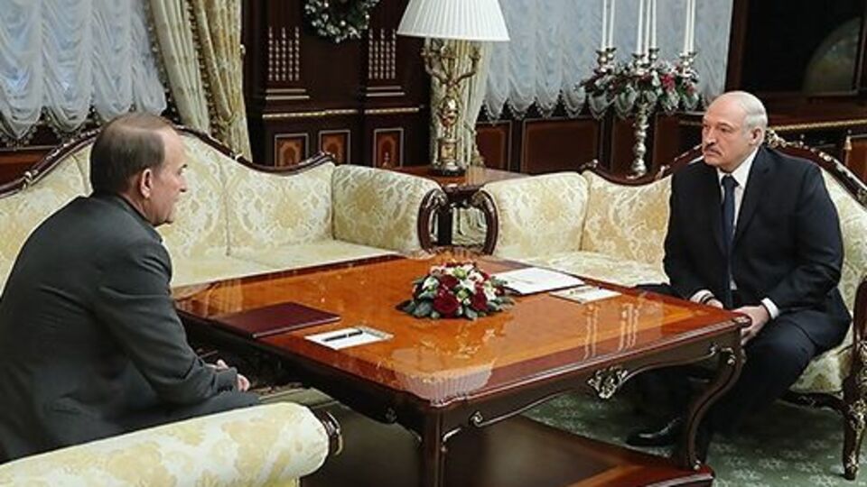 Лукашенко – Медведчуку: Ви маєте мене якось зорієнтувати в цій ситуації