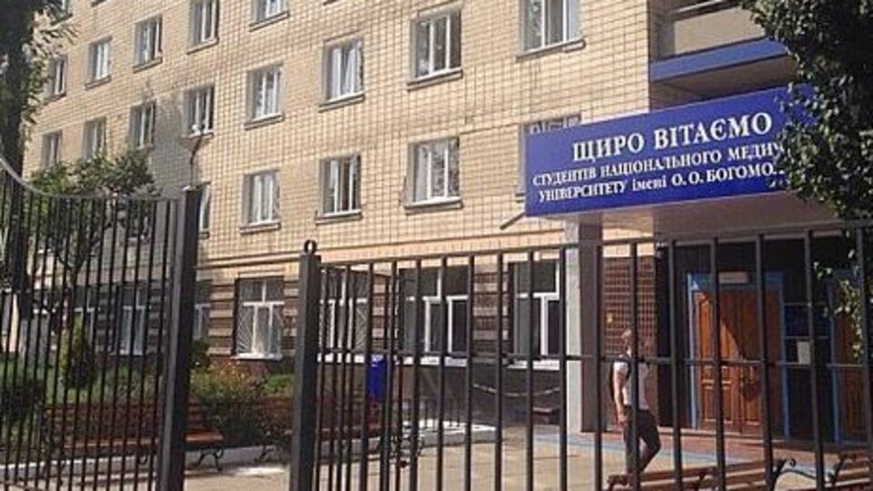 8 січня Амосову втретє звільнили з посади ректора університету імені Богомольця