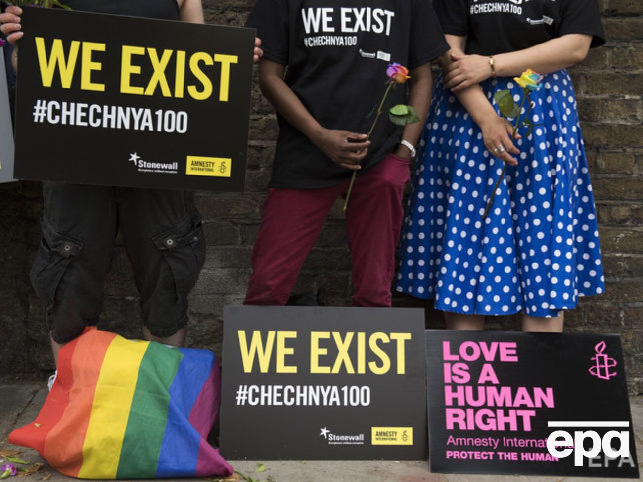 У червні 2017 року біля посольства РФ у Лондоні відбулася акція протесту проти порушення прав ЛГБТ у Чечні