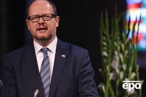 Адамовичу было 53 года