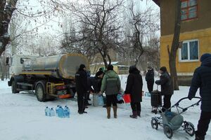 Три дні в Торецьк постачали воду в цистернах