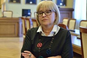 Екатерина Амосова трижды восстанавливалась в должности через суд