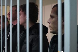 Моряков судят по четыре человека