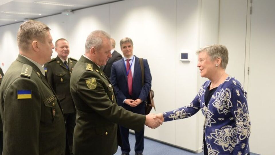 Геттемюллер провела встречу с главой Генерального штаба Вооруженных сил Украины Виктором Муженко