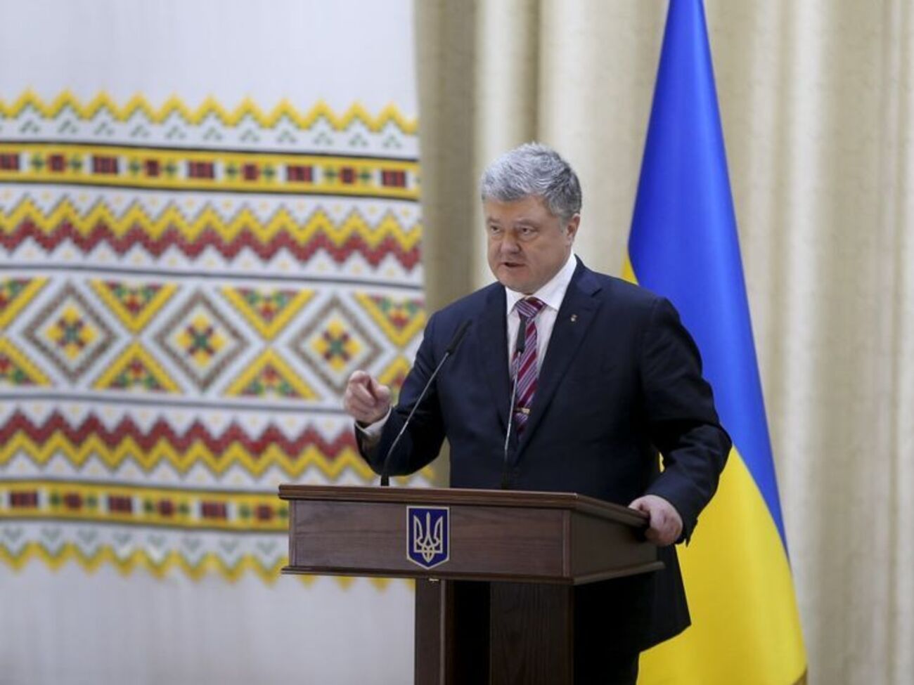 Під час візиту у Волинську область Порошенко розповів про монетизацію субсидій
