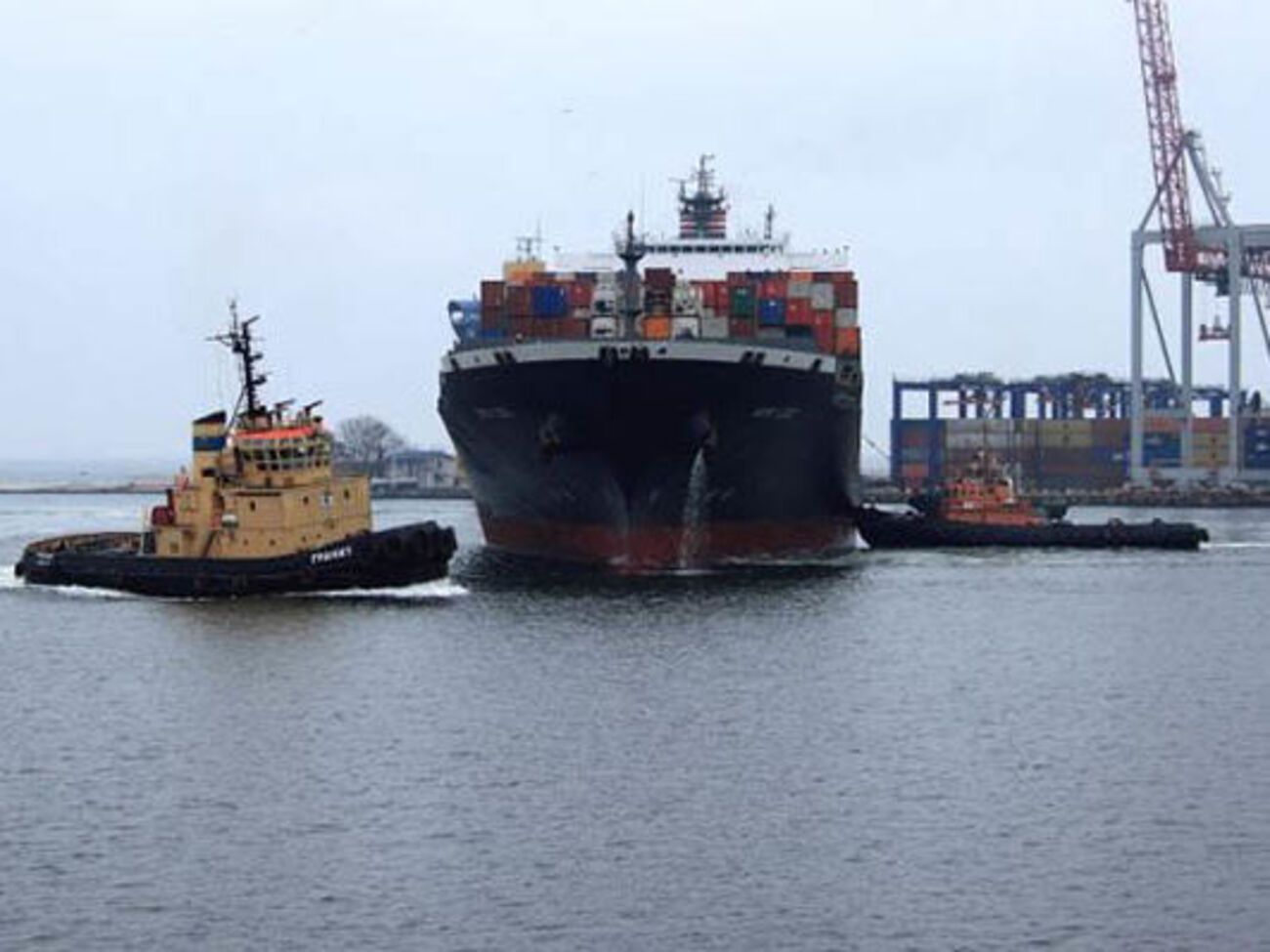 У государственных портов есть свой портофлот, и после реформы 2013 года именно услуги буксиров приносят основную прибыль, отмечает издание