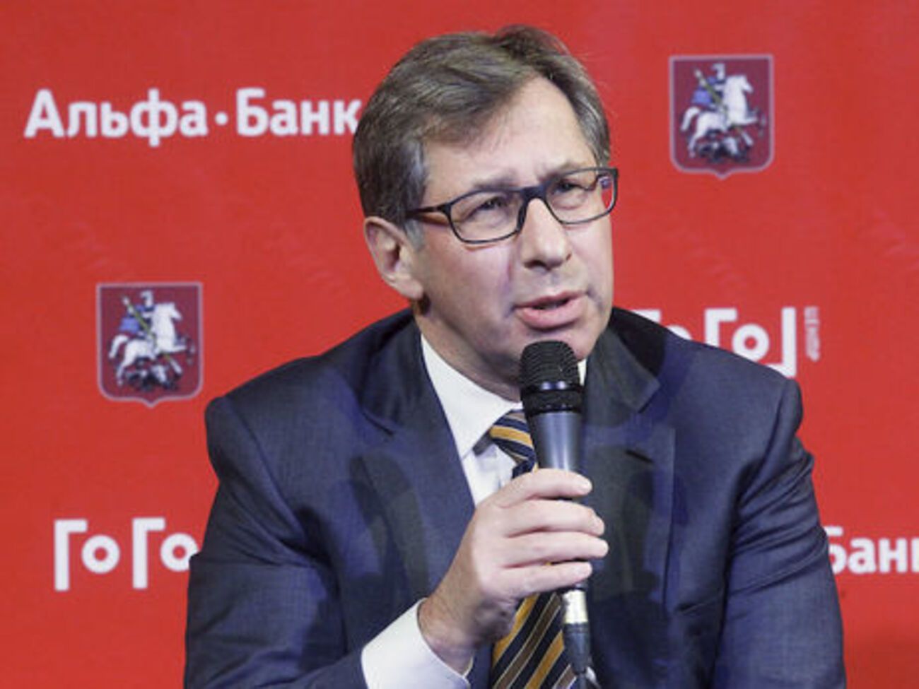 По словам банкира, он привлекает в образование миллионы долларов