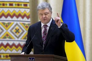 Порошенко підкреслив, що томос зараз важливий для України