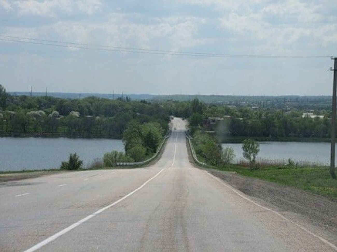 Мироновское водохранилище находится в Бахмутском районе Донецкой области.