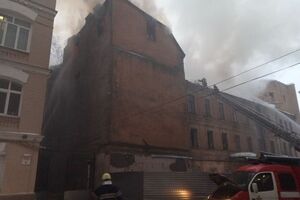 Над ліквідацією пожежі працювали 16 одиниць техніки та 62 рятувальники