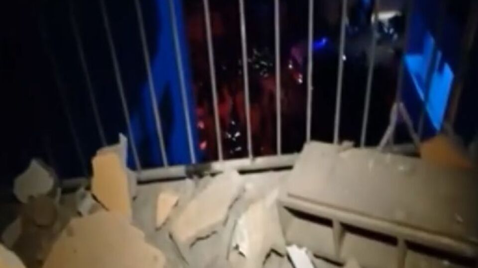 Частина будинку обвалилася