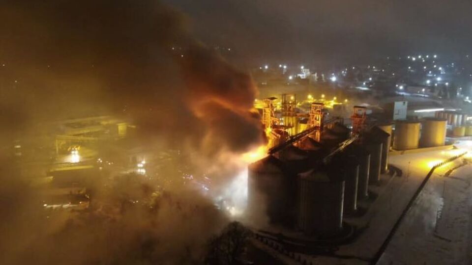 Пожежа сталася на заводі "Оліяр"