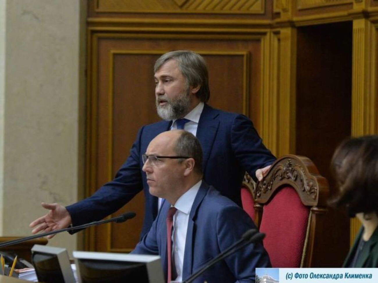 Новинський підійшов до столу Парубія