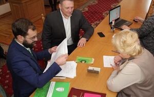 Шевченко подал документы в ЦИК